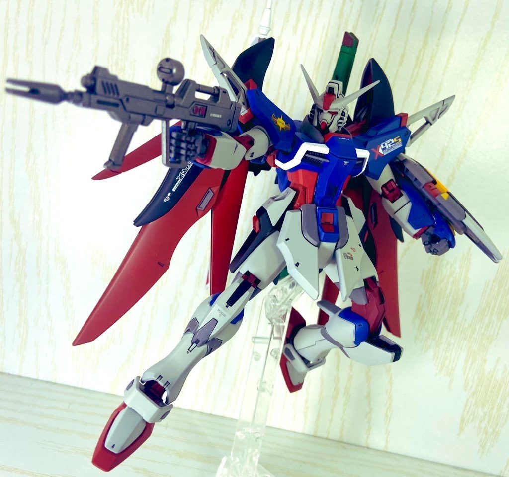 ブーメランとビームシールドをパシャリ恐らくオーブ製だしコンパスマークは無いやろ、、と思いオーブのデカール付けましたオーブはずっととんでもない国ですね、、地下にMS隠してあるとか良からぬ理由だったろ絶対、、カツも大歓喜ですよオーブはやりやがったってことだ粗はありますがこの作品に出会えて美しい終わりを見られた記念に好きな機体を作って良かったですここまで見て頂き本当にありがとうございましたSEEDは最高だぜ！！