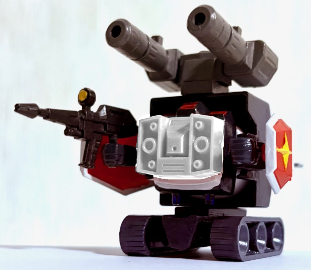 まずはGブル。全体的に黒いので、おもちゃ感はなくなりさながら装甲車か重戦車のような佇まいとなっている(gandam-hand2)
