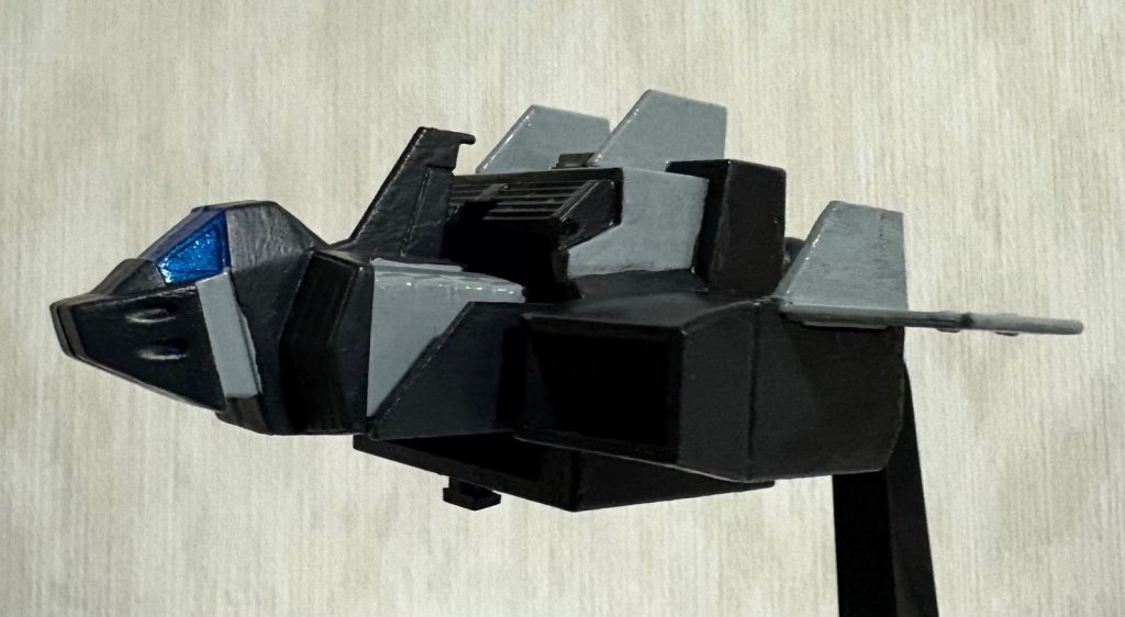 Gスカイイージー。こちらもステルス爆撃機のような雰囲気を醸しだしており、正直コアブースターよりかっこいい(gundam-kao3)