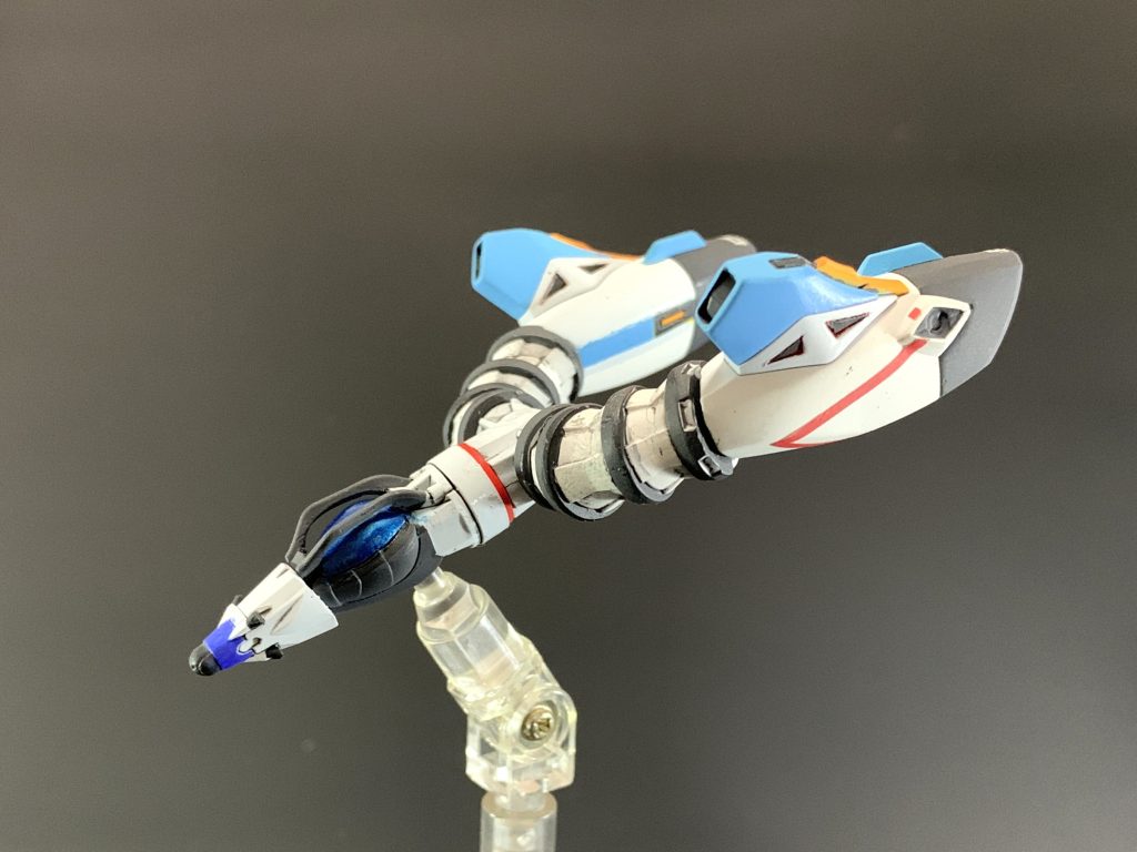 コアファイターはコクピット周りのモールドが埋まっていたのでくり抜きました。最後まで見て頂きありがとうございました。