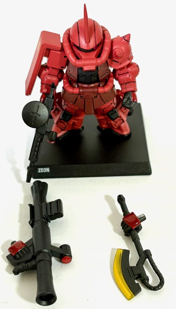 武器はザクマシンガンの他にザクバズーカとヒートホークが付属。ちなみにスコープ部分にはディティールアップ用にHアイズを使用している。なおモノアイは左右に可動する。