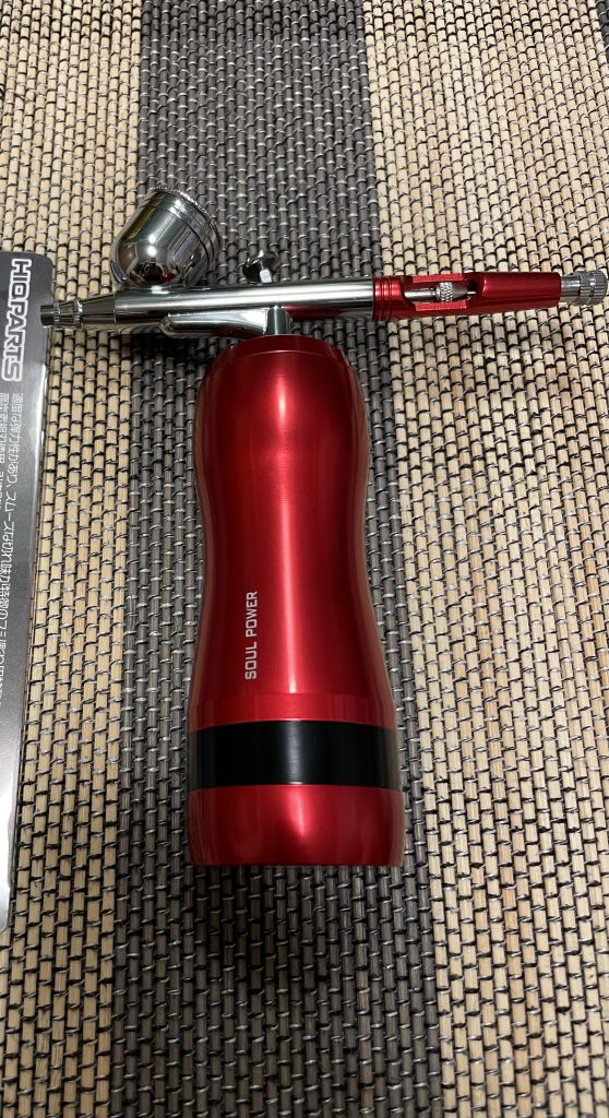 今回購入した充電式電動エアブラシです。製品名:SOUL POWER 充電式エアブラシ Model-02 ダブルアクション Amazonで購入しました。現在は購入できないようです。