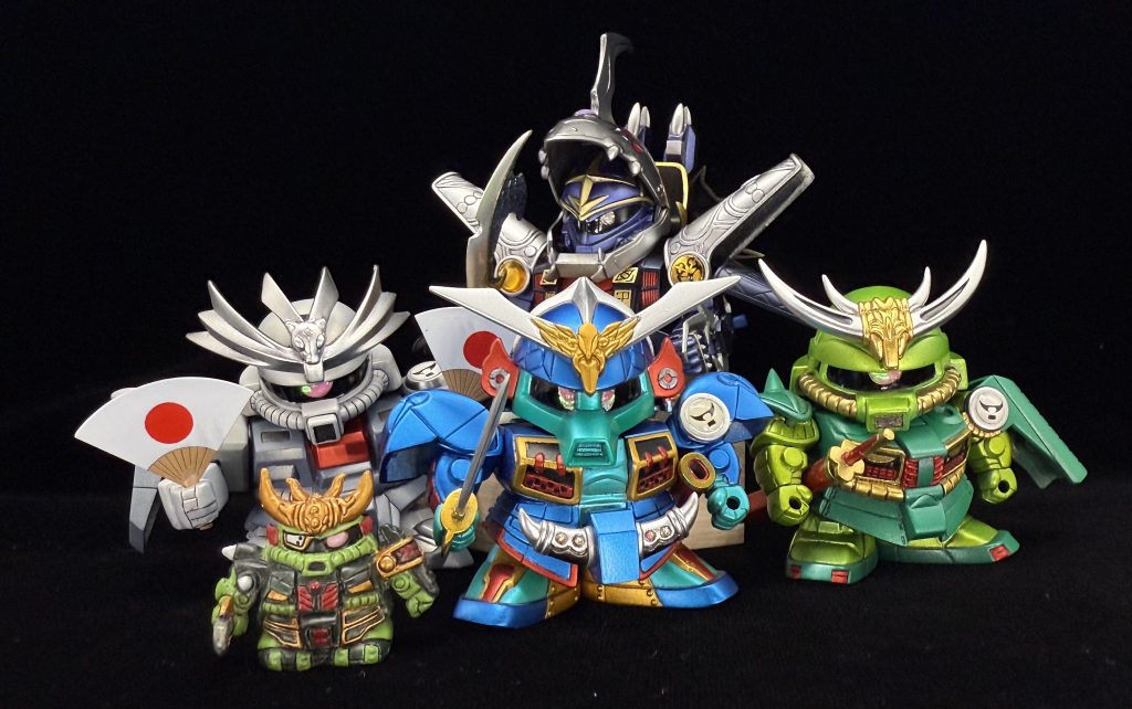 以上、殺駆三兄弟でした。最初の古殺駆が完成してから数年が立ってしまいましたが新殺駆が手に入り、ようやく三兄弟が揃いました。やはり、三人揃うと絵になります。何より、小さい頃SD戦国伝のOVA見て育った身としては感慨深いものがあります☺️最後までご覧いただきありがとうございました(zaku-kao5)