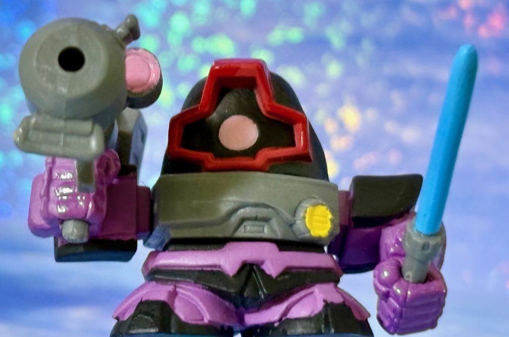 ※ここからはオッサンスキー粒子濃度が濃くなるのと、「帰ってきたあぶない刑事」とTV版ファーストガンダムの第25話「オデッサの激戦」のパロディが展開します。両方のファンは見るべし。「SDあぶ刑事ガンダム　黒い三連星編」連邦軍のジブラルタル基地を舞台に黒い三連星と戦うタカとユージのWガンダム。ジェットストリームアタックを繰り出すトリプルドムの前に二人はどうする？