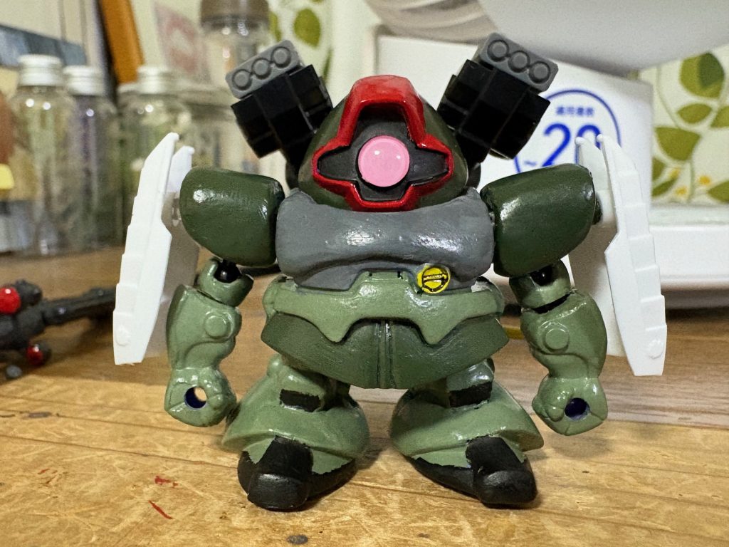 ？？？「次は私が大佐のために一肌脱ぎましょう・・・」緑のヒゲマンが乗りそうなこのドムは一体何なんだ？次回を待て！！