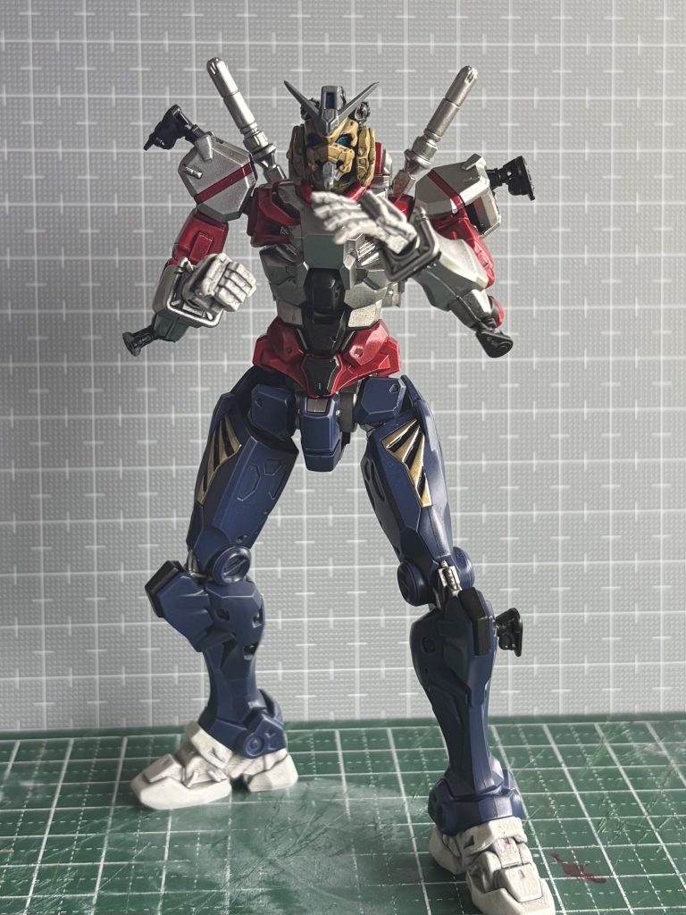 白い軍手風と白い運動靴風、写真では隠れていますが左手首には黒ベルト風に塗装してみました。