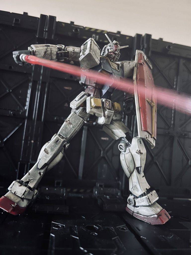 襲いかかってきそうで怖いですねザクと並べたらまたリアルになりそうで楽しみです^^