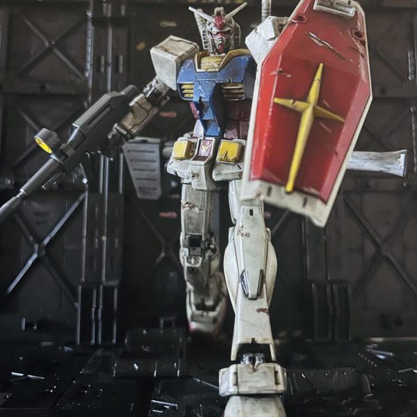 連邦軍の白いモビルスーツ