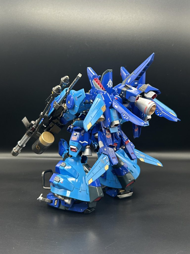 いろいろジャンク品を加工してくっつけてます(´﹃`)