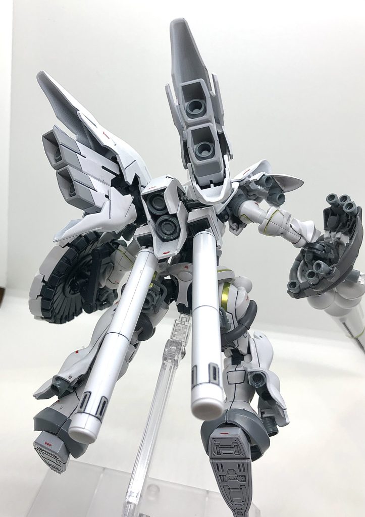 復元に成功したわずかなデータからは、大推力スラスターによる驚異的なスピードを出すエース向けの高性能機である事のみ判明。しかしコア部分はブラックボックスとなっており、解析が困難となっていた。