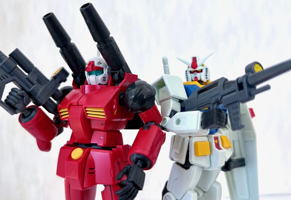 ガルマの地上部隊を全滅させたガンダムとガンキャノン。ユージ「意外とやるね、カイ君」カイ「へっ俺だってやる時はやるぜ、大下さん」