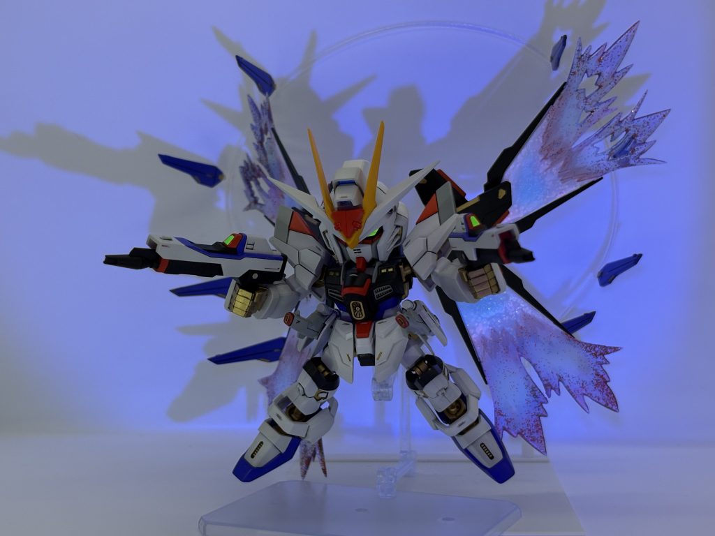 素材を何で作ろうかかなり悩んだんですが、結果1.7mmの透明プラ板を頑張って切り出して0.3mm透明プラ板とカラーパテのクリヤーで作りました。