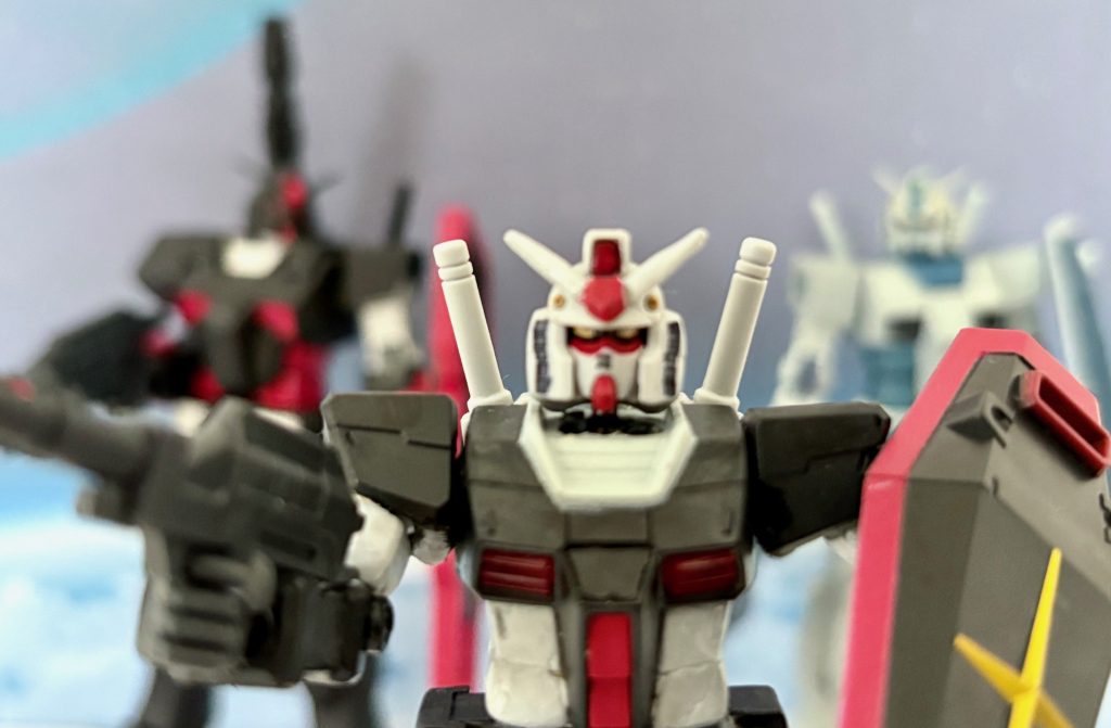 レビル「ではまた会おう。君達の幸運を祈っているぞ」そう言ってレビルは超スピードで去っていき、ア・バオア・クーの表面に取りついた。ちなみにプロガンもマグネットコーティング済み。