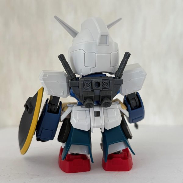 ありったけのジャンクパーツを使ってミキシング中のエクススタンダードのガンダム。どんな仕様にするかはまだ決めてない。（2枚目）