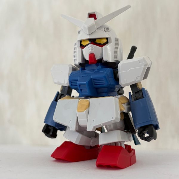 ありったけのジャンクパーツを使ってミキシング中のエクススタンダードのガンダム。どんな仕様にするかはまだ決めてない。（3枚目）
