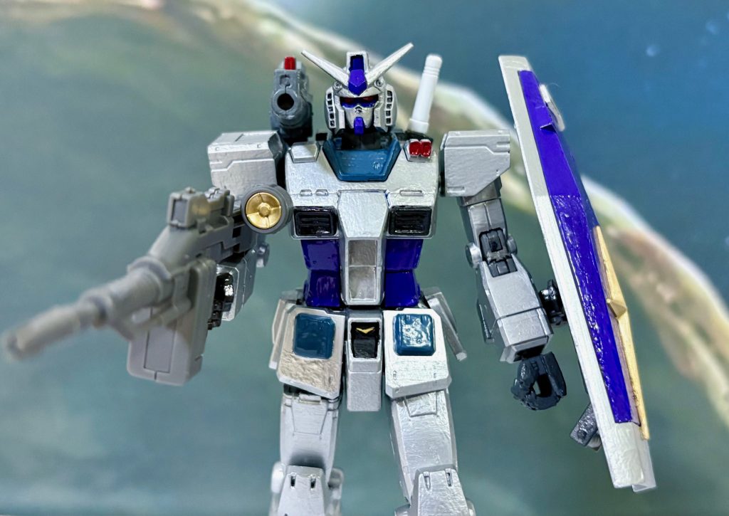 いちおう前期型の装備も可能。背景はルナツー。