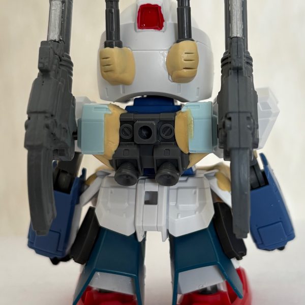 以前紹介した謎のガンダムの方向性がようやく定まってきた。アンテナを切り落とし、頭部はオリジン版ガンダムロールアウトカラーっぽくして、背中にショルダーキャノンを2門装備させてみた。マドロックのプロトタイプかハヤト（またはリュウさん）専用のガンダムのいずれかにする予定。（2枚目）