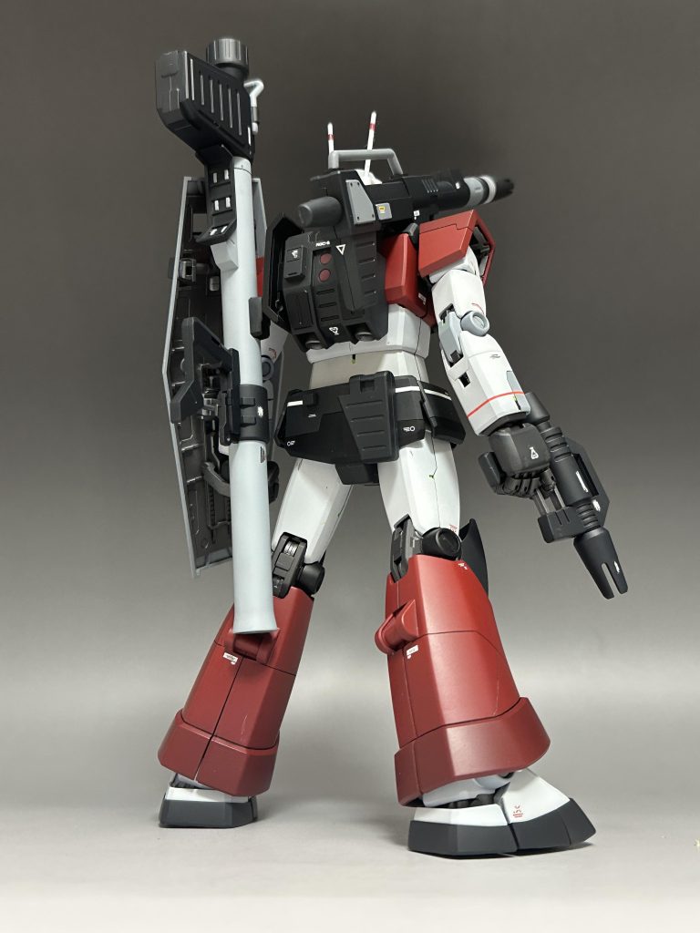 バズーカをバックパックにマウントできるように加工(穴あけただけ)