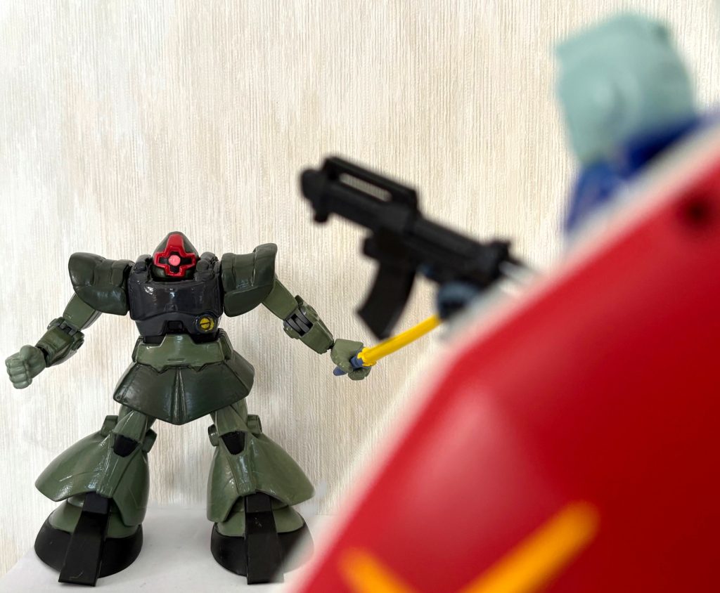 なおオデッサ作戦終盤でスレッガー小隊は闇夜のフェンリル隊とも戦っており、ジャブロー攻防戦までその因縁が続く。ちなみにスレッガーはタカとユージの事を凄腕のパイロットとして認めており、戦闘においてはリュウと共に彼らのしんがりを務める。中の人的に舘ひろし、柴田恭兵、玄田哲章(小生はTV版スレッガーの方が好みである。劇場版の井上真樹夫氏の声もあれはあれでいいが)の三すくみになるのか。・・・勝てる気がしないな(zaku-kao4)