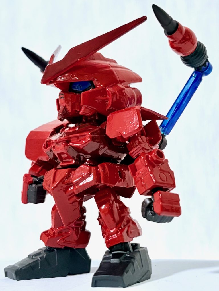 青い目に反射した光が瞳に見え、本当に生きているようだ。これだからSDガンダムはやめられない(gundam-kao6)