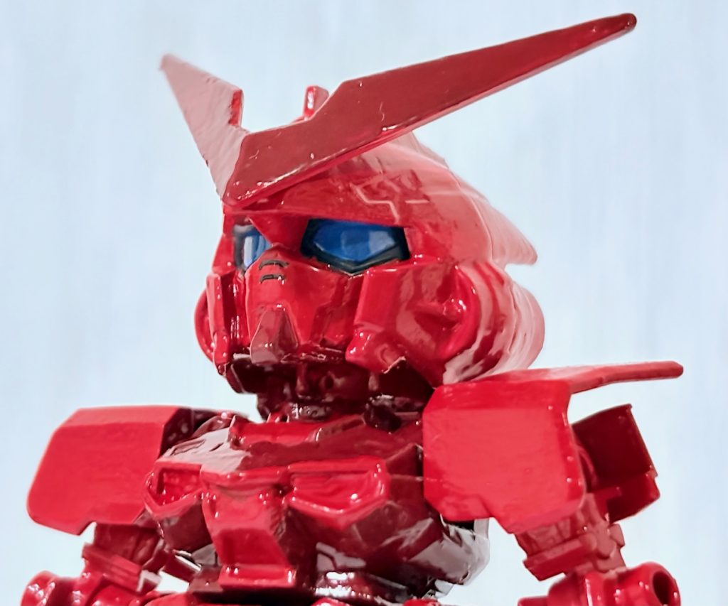 ちなみに撮影してわかった事は目が青い事で角度によって表情が変わり、芝居をしているのだ(zaku-kao6)