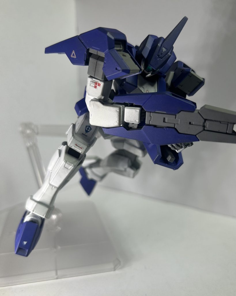 キット的な出来としては、元から評価が良かったキットに今の技術で良い新規パーツが付くんだから良いキットになるのは当たり前だよね、って感じでした。AGEシリーズのキットは無難に良いキットばかりだからあまりツッコミどころが見つからない…！