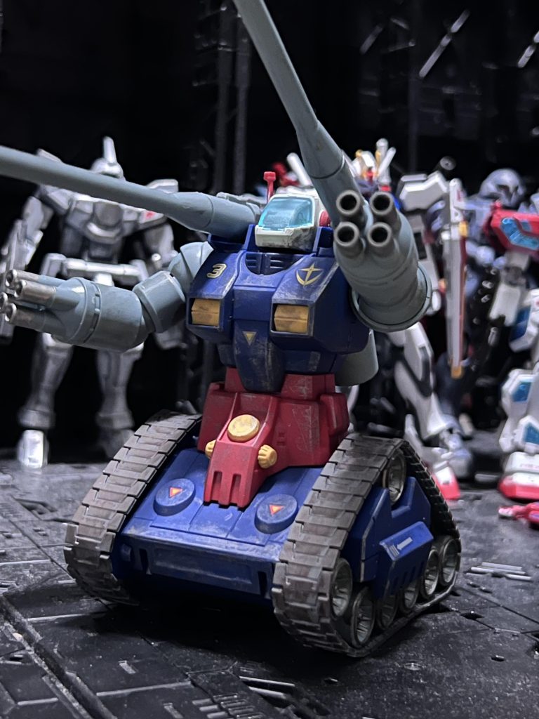 制作中に胴体がへし折れたので他のポーズができない