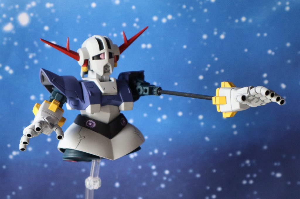 昔のジオングのプラモデルのパッケージを意識した格好です。ご覧いただき、ありがとうございます。