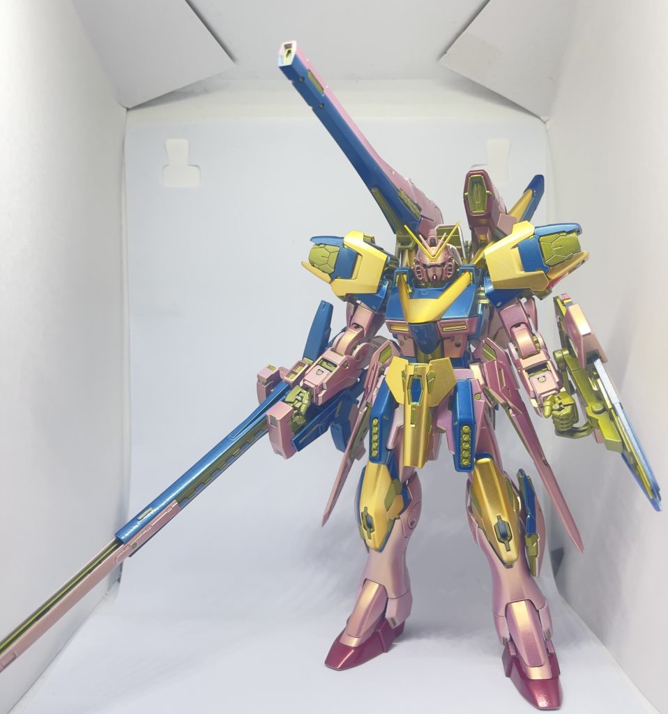 アサルトバスター全景です。いい感じに発色してますね(^^)ピンク/ゴールドでも違和感がない？ような気がします。