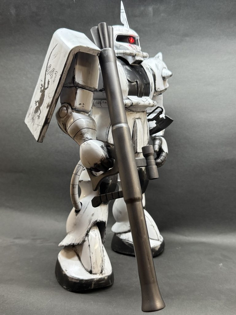 バズーカは基本ホームセンターで,アルミパイプなど、寄せ集めた部品とパテで作りました。。