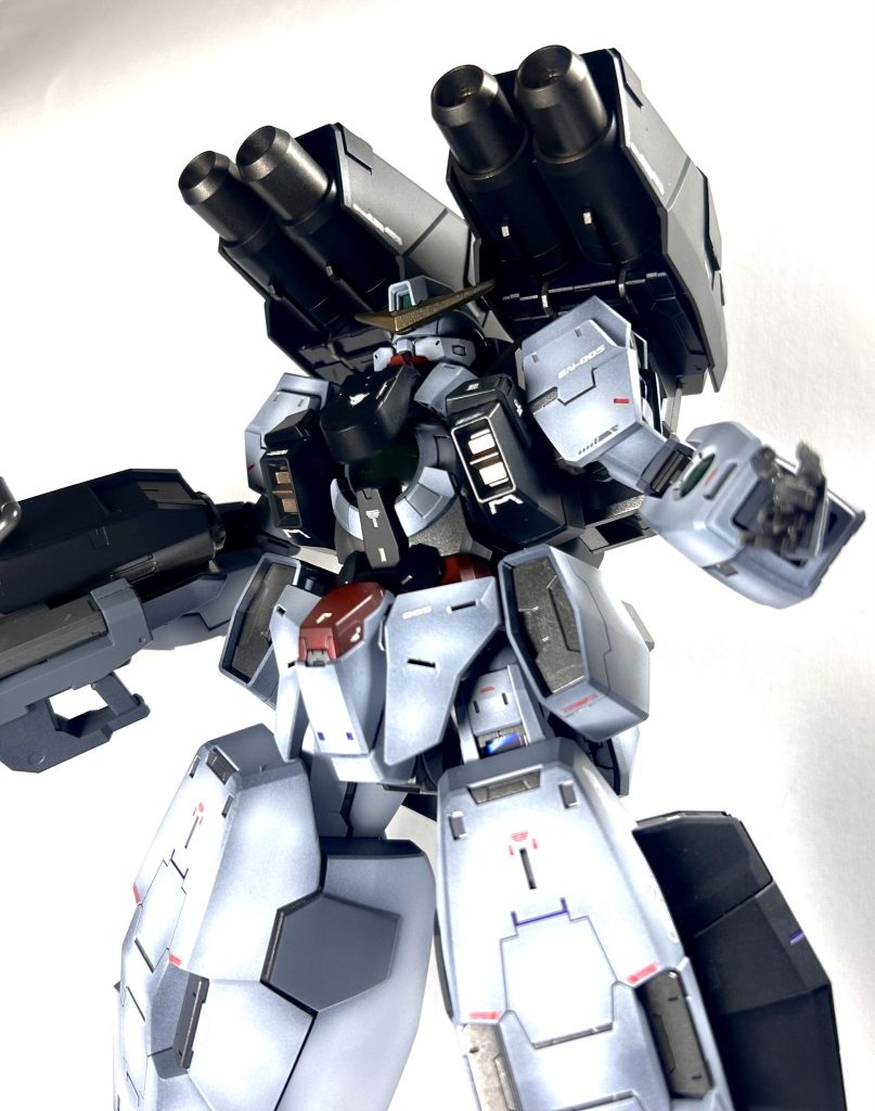 GNキャノンを展開砲身は金属感のある塗装をこの厳つさがまた良い‼️