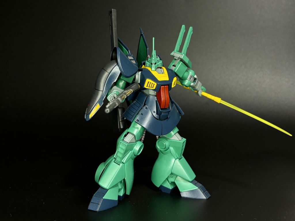 【2025年7月5日追記】背景紙使って再撮影しました。このディジェまではビビってトップコートせずに完成としてました。今は筆ムラを良い具合に誤魔化せる事に気づいて以来、トップコートは必須工程になりました。そういう意味では平滑塗面を作る筆塗り技法の僕の絶頂時期はこのディジェであるかもしれません。