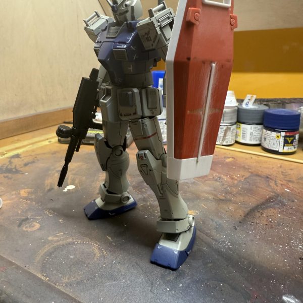 G-3ガンダム　　オリジンガンダムベースシールド見つけだしたので塗装しました。。笑あと、、フルアーマーガンダムの余ったシールドも出てきたので、、一つはノーマル、、もう一つはクロスを消した仕様で！ む、むっ、、、そういえば、、作り掛けのこいつらの存在を忘れてた。。。∑(ﾟДﾟ)これも、勢いで仕上げなきゃ、、、（2枚目）