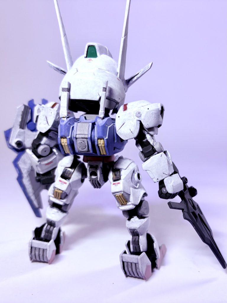 アンテナの肉抜きはディテールっぽいので埋めてませんそれでは、お手を拝借ガーンダム♪ガーンダム♪きぼーのひーかりー♫
