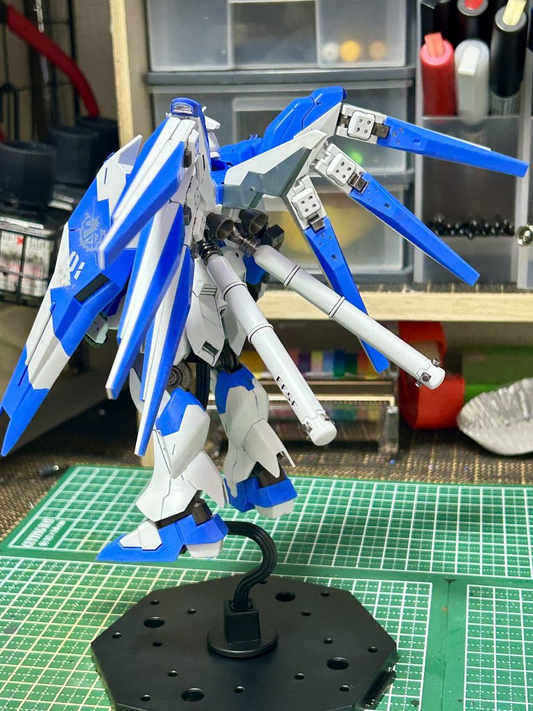 今回も安定の部分塗装&スミ入れフィニッシュでございます( ´ー｀)元々RGのHi-νガンダムが欲しかったのですが再販もなければ中古でも中々見当たらないのでHGを見つけた瞬間手が伸びてましたね( ﾟ∀ﾟ)ｱﾊﾊこうなるとナイチンゲールも欲しくなっちゃいますね(´•ω•`; )‥全然売ってる所見当たらないけど。。