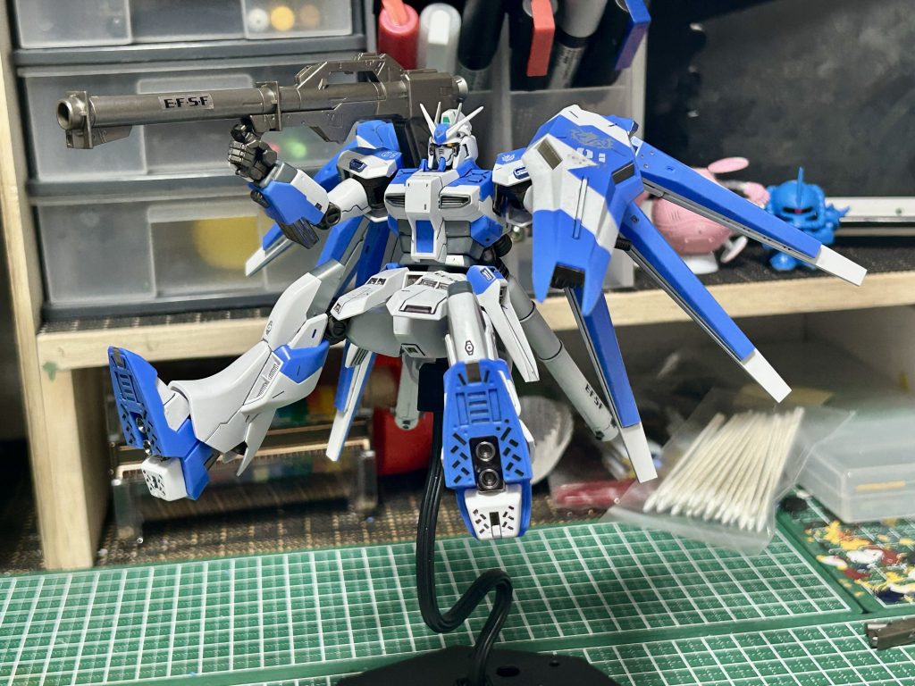 なんかこの機体個体差なのかバックパックつけると腰のジョイント緩いのか上半身が後に傾いちゃってポージングがめちゃくちゃ大変でした（ ;  ; ）皆様も結構そうなったりするのかな？？是非、対策とかあれば教えてもらいたいです！！*_ _))ﾍﾟｺ