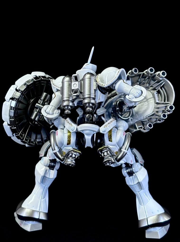 めっちゃ悩んだ塗装ですが白はとにかく光沢優先なので基本色はレベリング最強?のボーンペイント・ビギニングホワイトⅡに、青を足したGXクリアを重ねてます😌他はガイアのスタブラアイアン、ダークステンレスシルバー、パールシルバー+クリスタルカラーのサファイアブルーでバーサルナイト風に👑