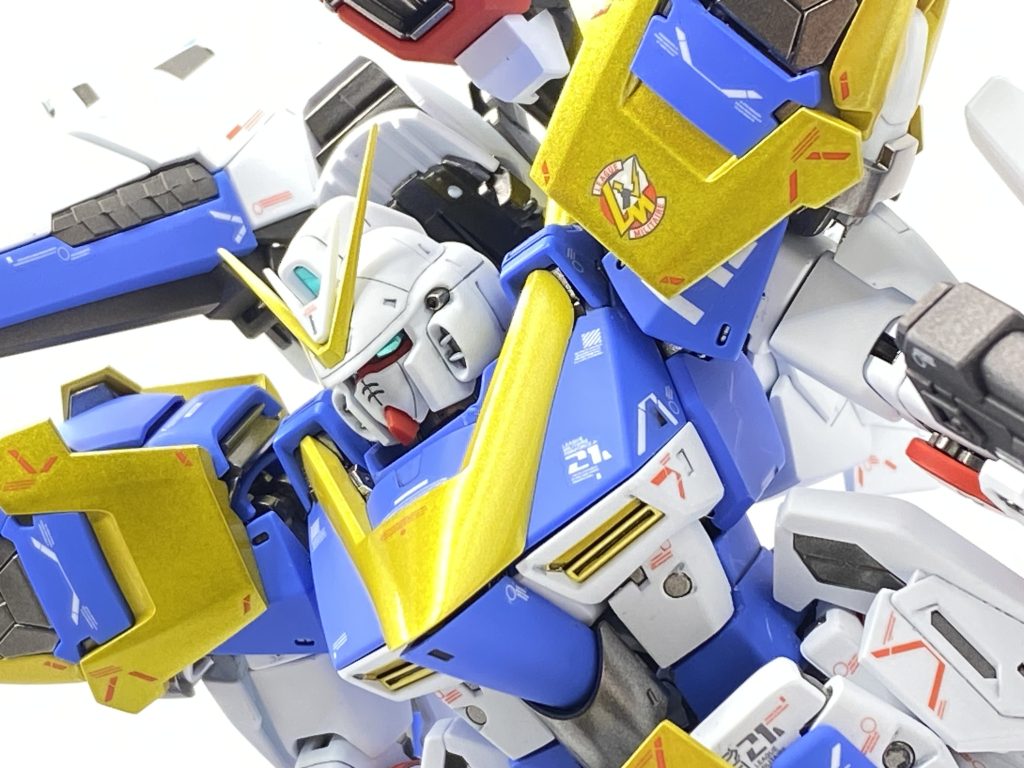 やっぱりカッコイイ!ガンダムの中ではV2かZが好きなんですがどっちかは決められません。