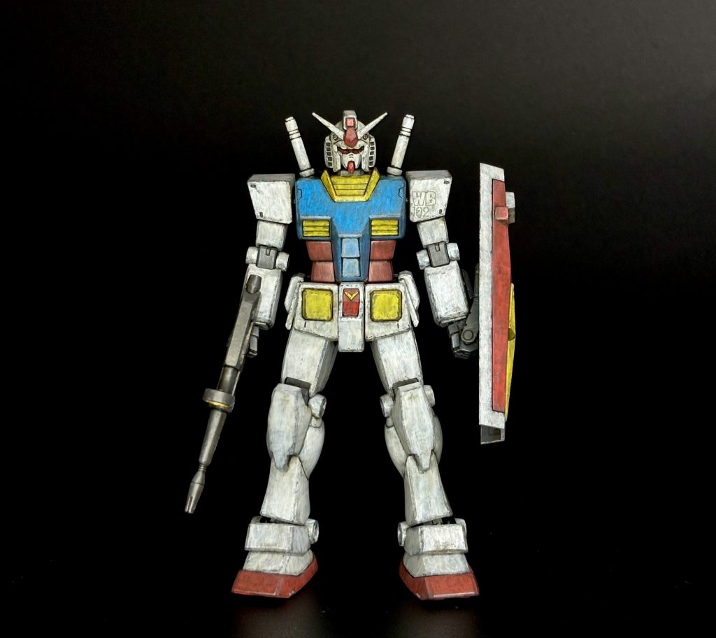 正面から。このThis is GUNDAMなフォルムが半端なreviveを許さない本格派の皆様に支持される理由かと思います。僕も作ってみて理解しました。これは僕の脳内にあるガンダムの顕現した姿です(gundam-kao3)