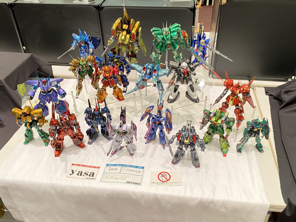 テカテカ祭り開催!初参加で、とにかく設営だけで疲れMAX(いっぱい持っていき過ぎ)会場で遠近両用ジサさんにご挨拶させていただきました^ ^作品もじっくりと拝見できて画像では感じることが難しい塗装の奥深さを実感出来ました。自分とはレベルが違う(^^;;とにかく凄く綺麗なサザビー2作品、緻密なグラデーションのPMX3作品!素晴らしかったです╰(*´︶`*)╯