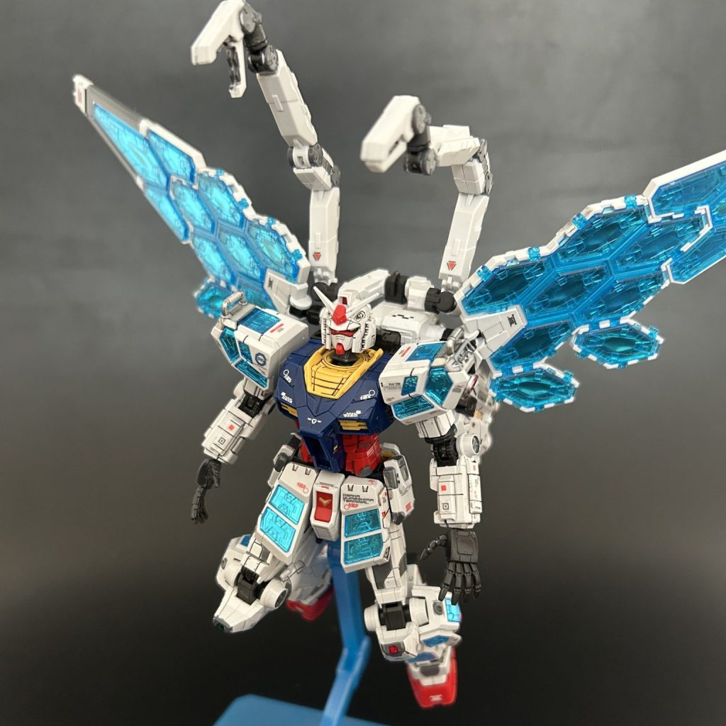 ガンダム　グラスフェザー装備　全塗装 1/144 RX-78F00/E ガンダム (EX-001 グラスフェザー装備)｜4児の