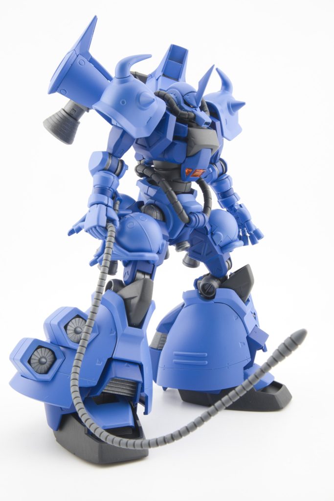 カラーリングはGQザクの配色を参考に。