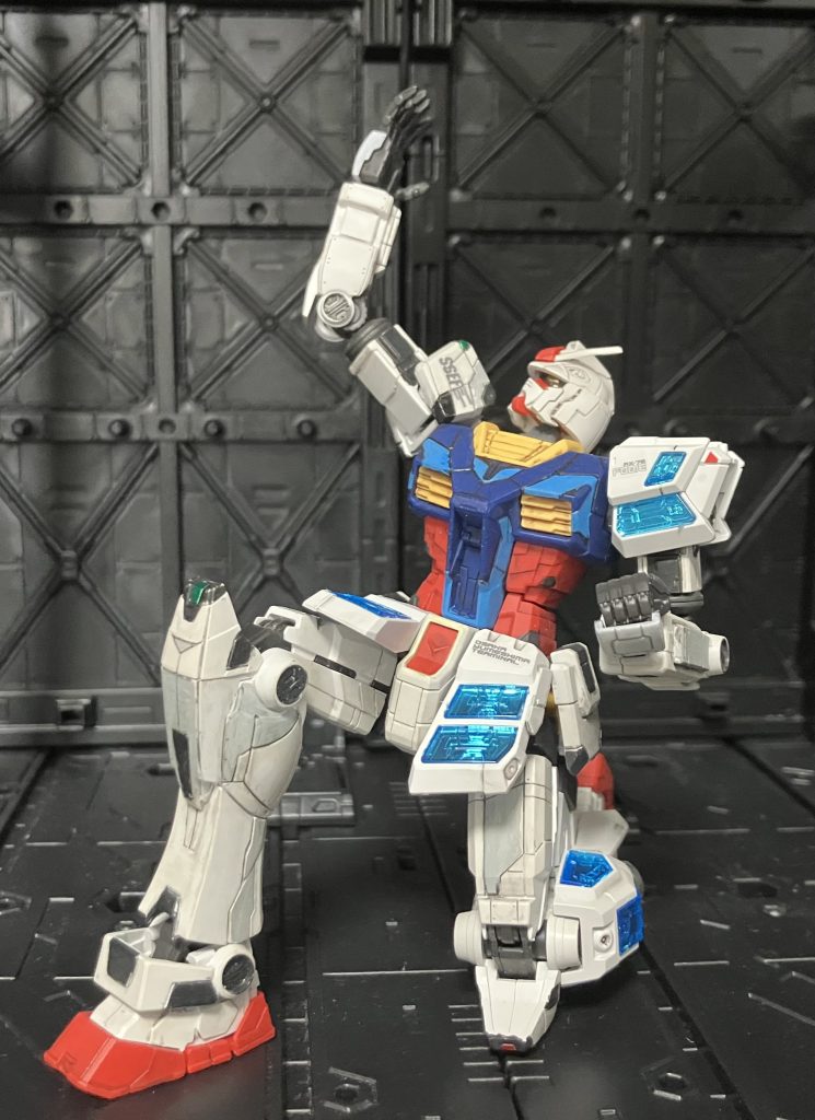 万博ガンダムの状態です。