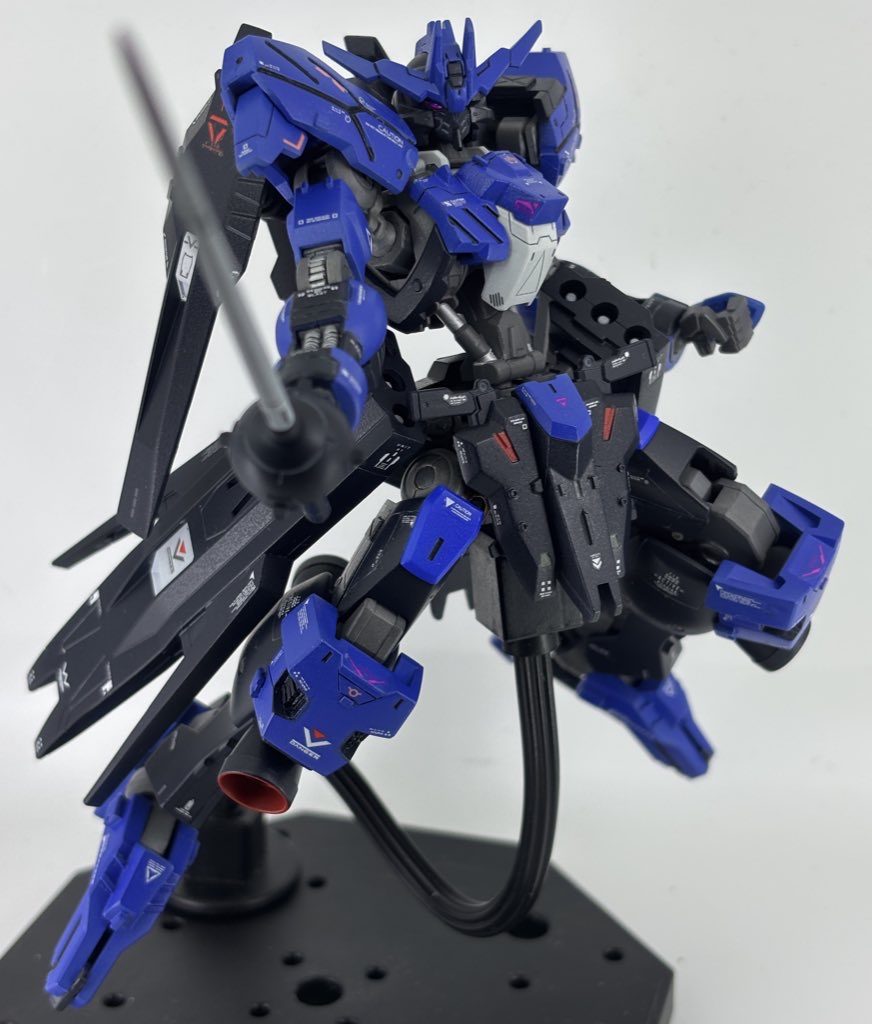 ピントが合ってないですが、バーストサーベルはシャープ化してピンピンにしてます。