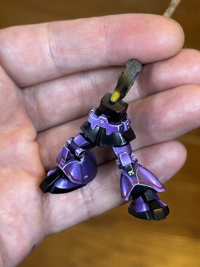 エッジにハイライトを入れ、マーキングを描いたらグッと見映えが変わります✨