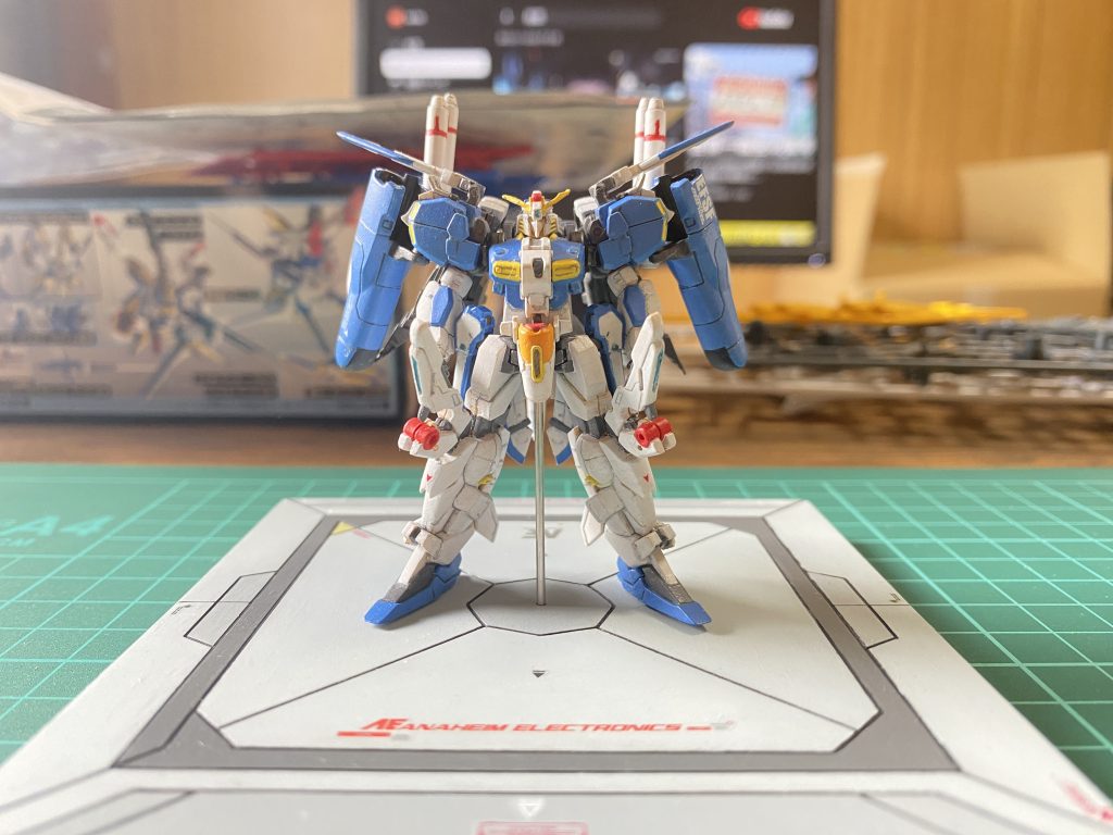 丁寧に作業したつもりですがもっと丁寧さがいると言う結論ですね。アップには耐えられない…。しかし、デカールはすごい良い仕事してくれますね。