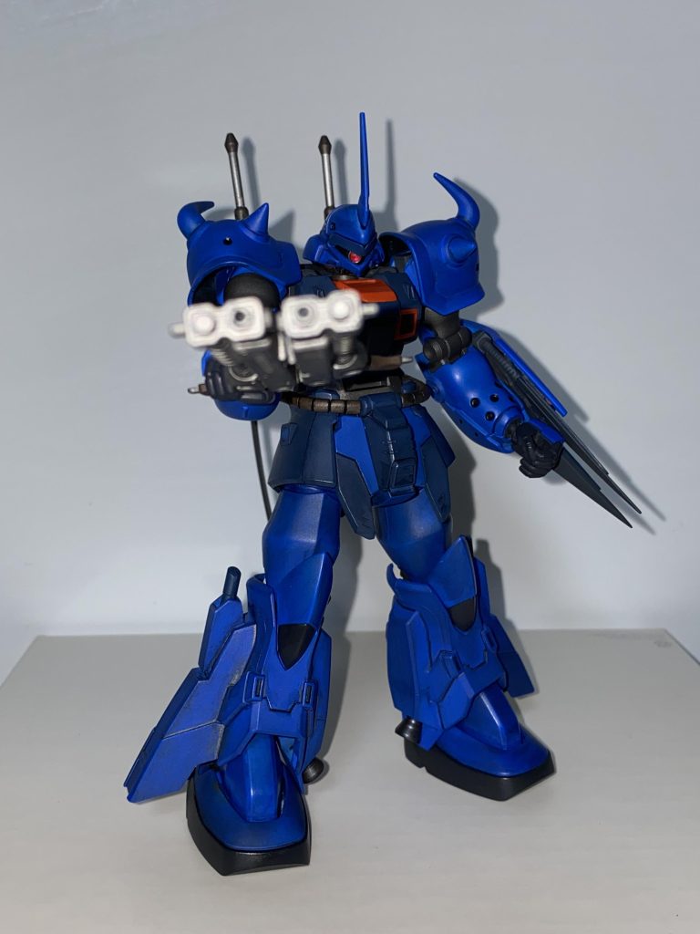 ネオジウム磁石が仕込んであるので、このようにも待てます。