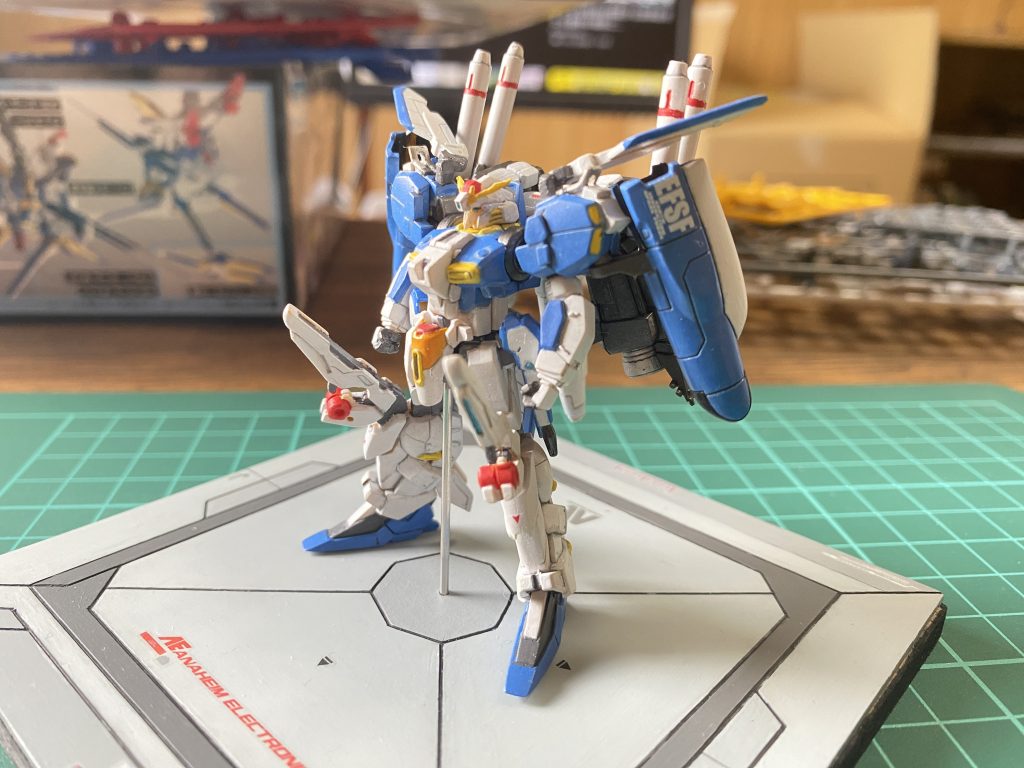 白が薄かったのか、なんか下地が透けてる感じがする。直接見てるとそんなことないんやけど、写真やとどうもなぁ。