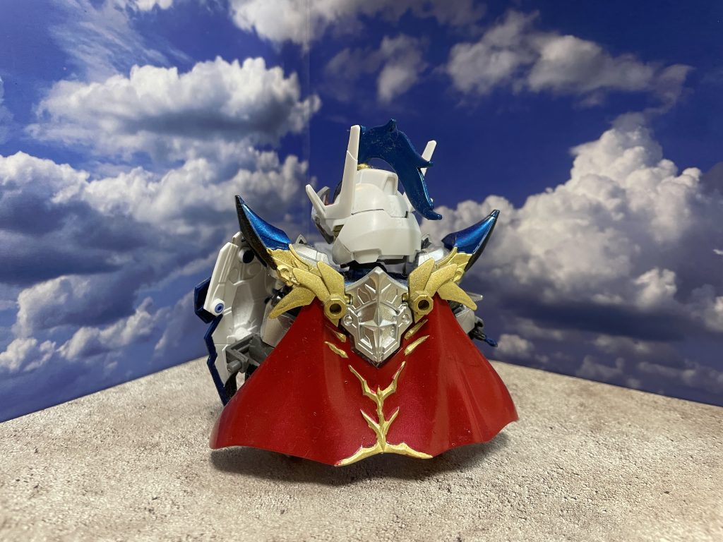 バックのマントはほぼまんまです