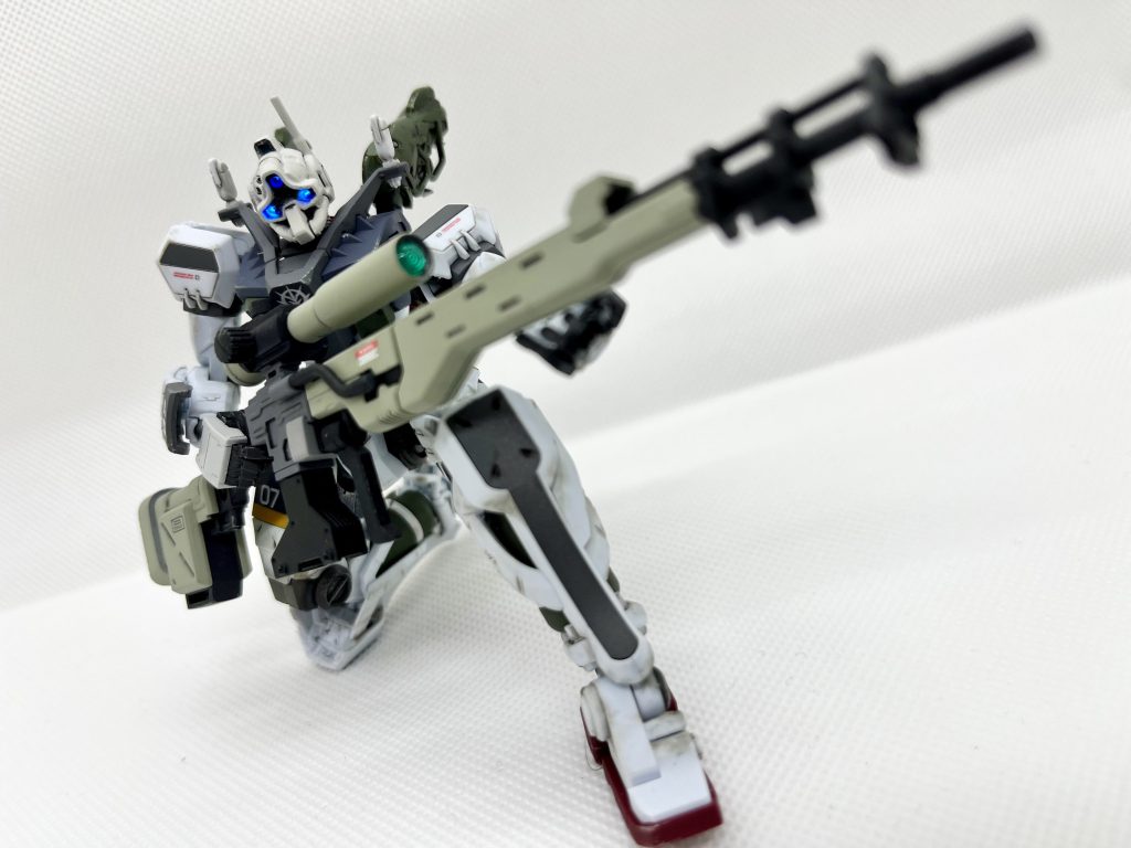 このキットは関節もかなり柔軟に動くので射撃姿勢もお手のものです。